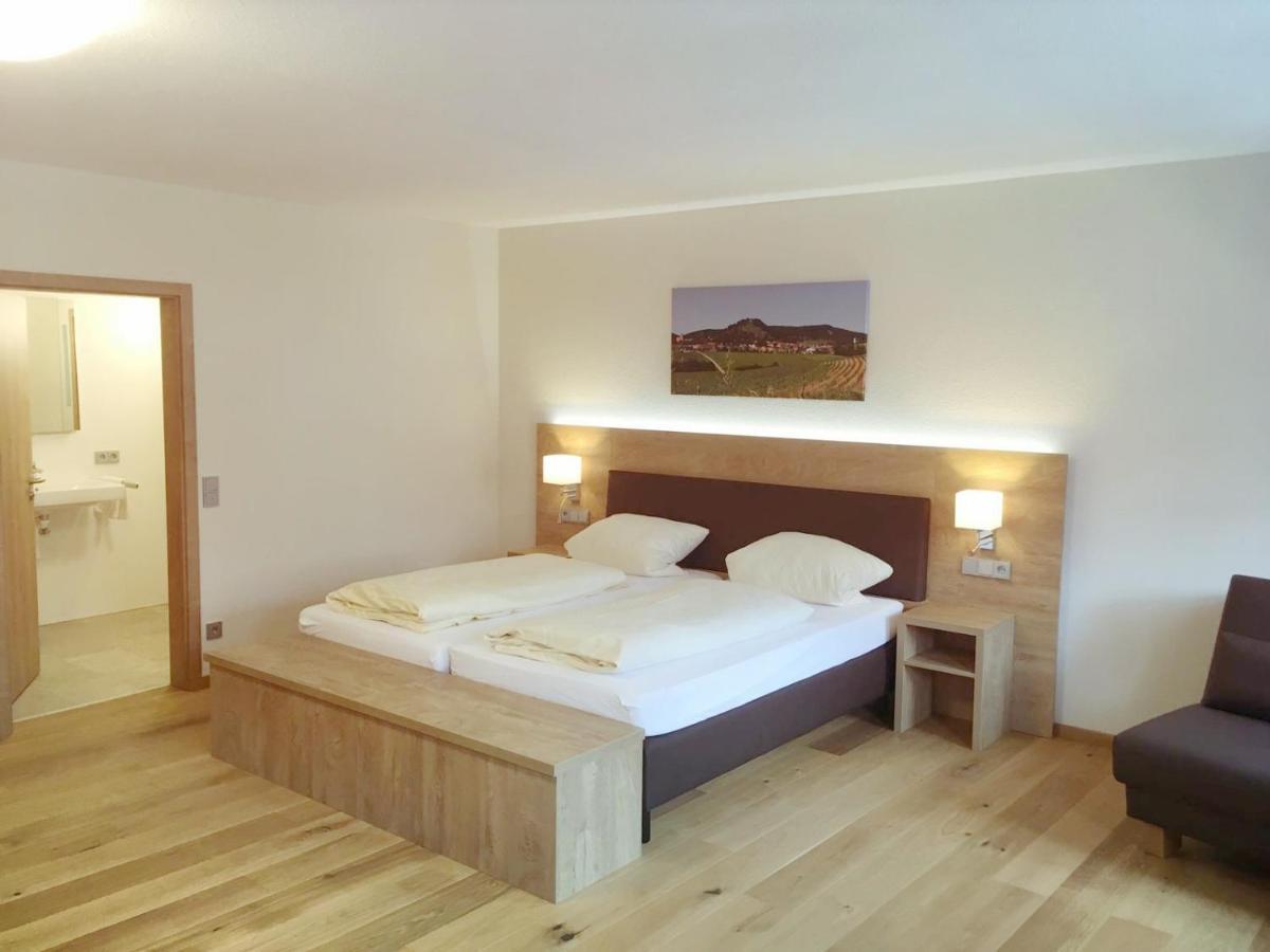 Hotel Gasthof Zum Loewen เวลบวร์ก ภายนอก รูปภาพ