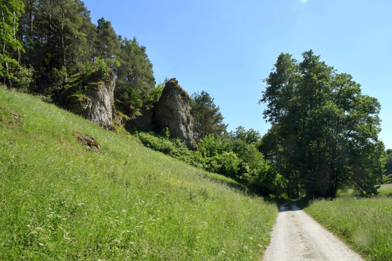 Hotel Gasthof Zum Loewen เวลบวร์ก ภายนอก รูปภาพ