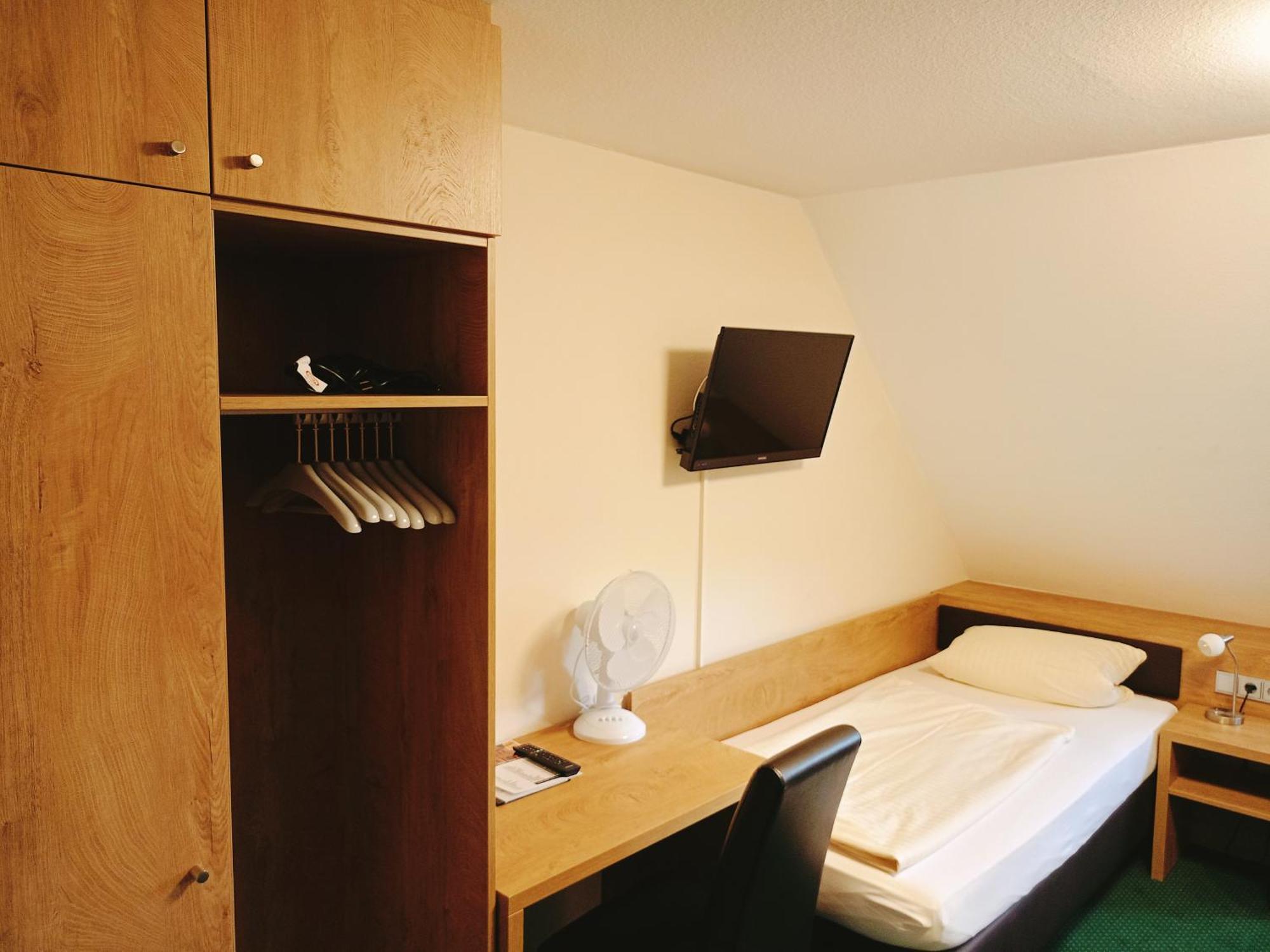Hotel Gasthof Zum Loewen เวลบวร์ก ภายนอก รูปภาพ